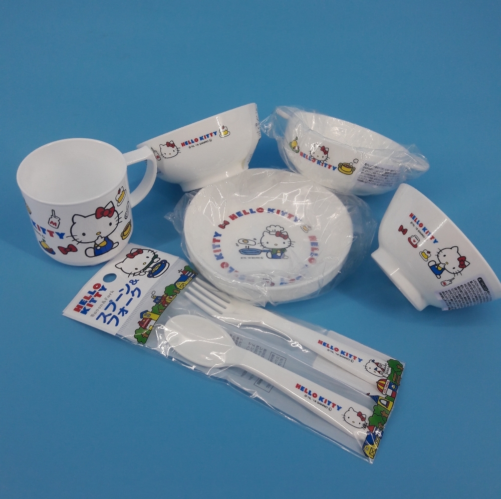 Hello Kitty 7 Piece Mini Dish Set